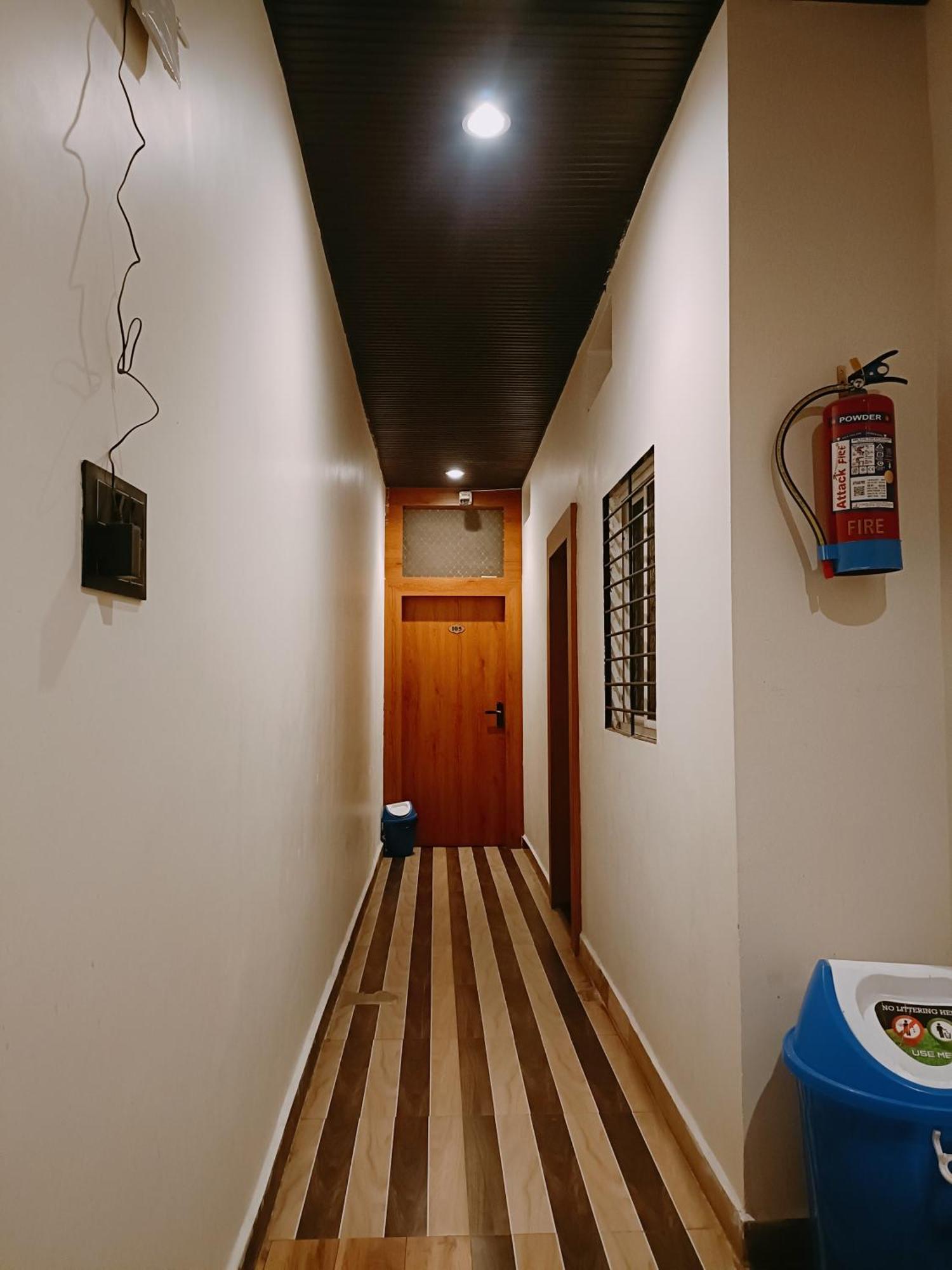 אויאיין Hotel Shreem מראה חיצוני תמונה