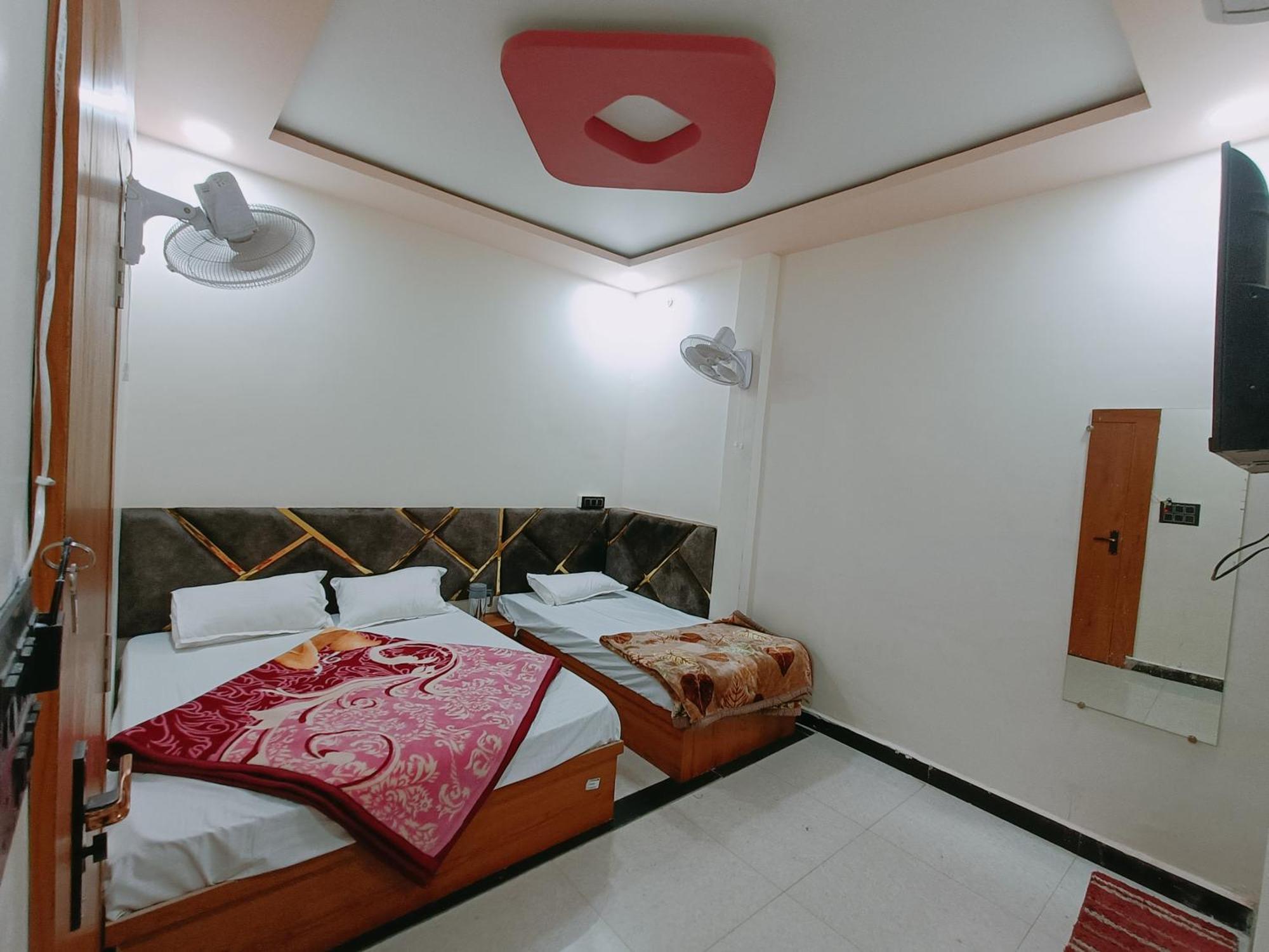 אויאיין Hotel Shreem מראה חיצוני תמונה
