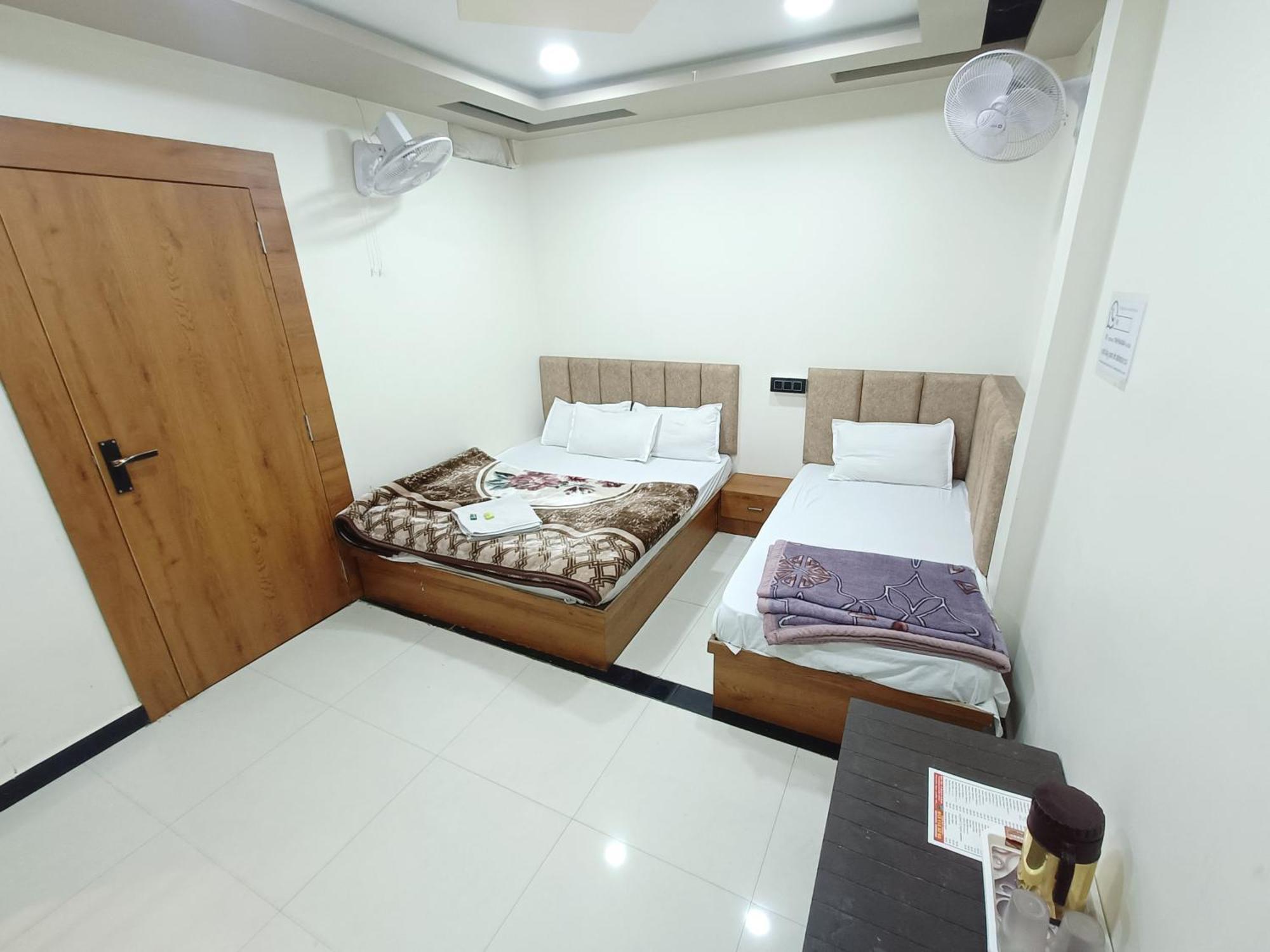 אויאיין Hotel Shreem חדר תמונה