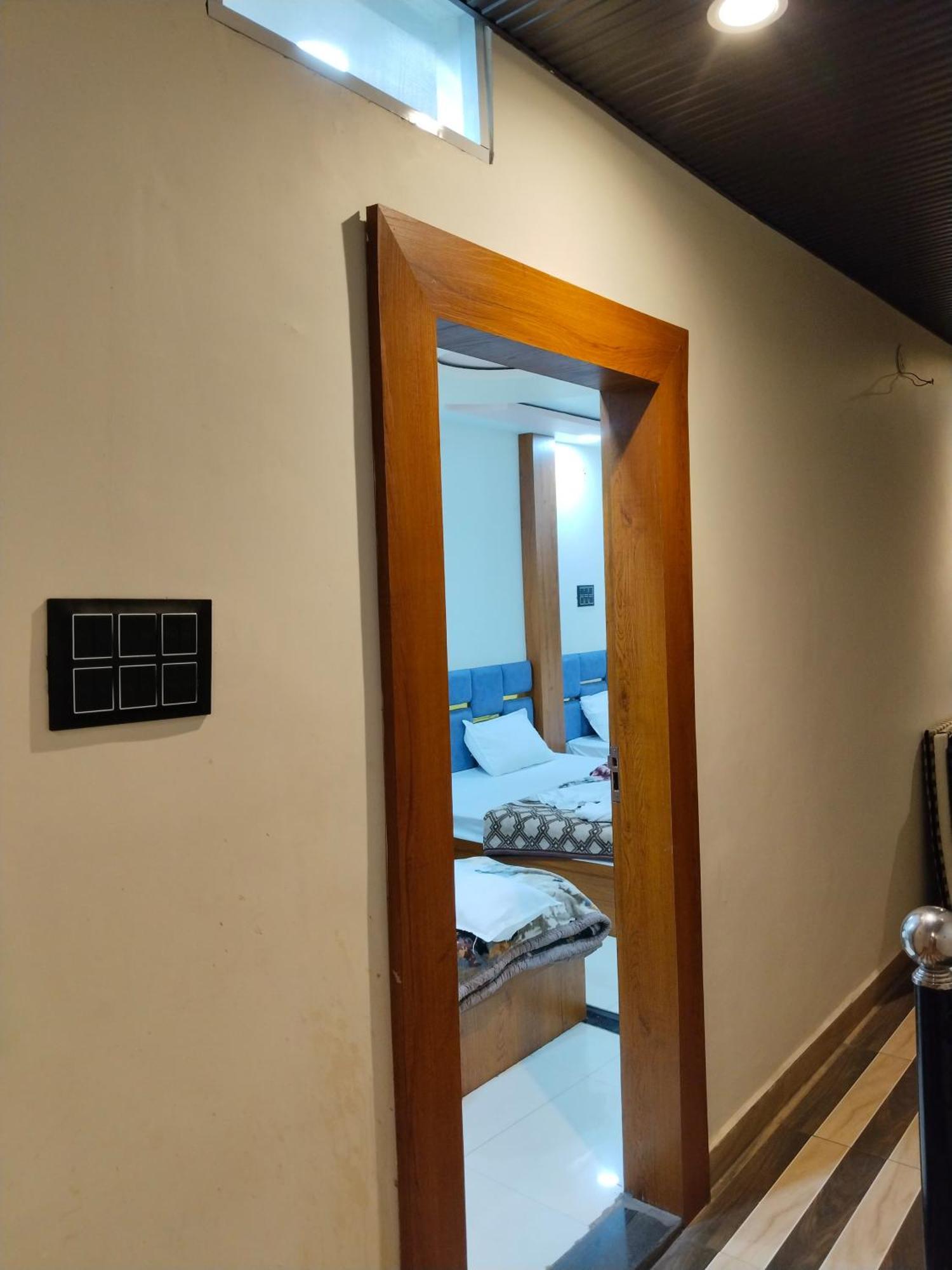 אויאיין Hotel Shreem מראה חיצוני תמונה